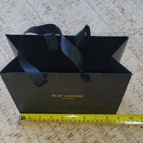Blue Lagoon Iceland Black Gift Bag - Picture 2 of 9